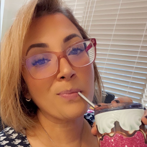 Meet your Posher, Gina - Picture 3 of 4